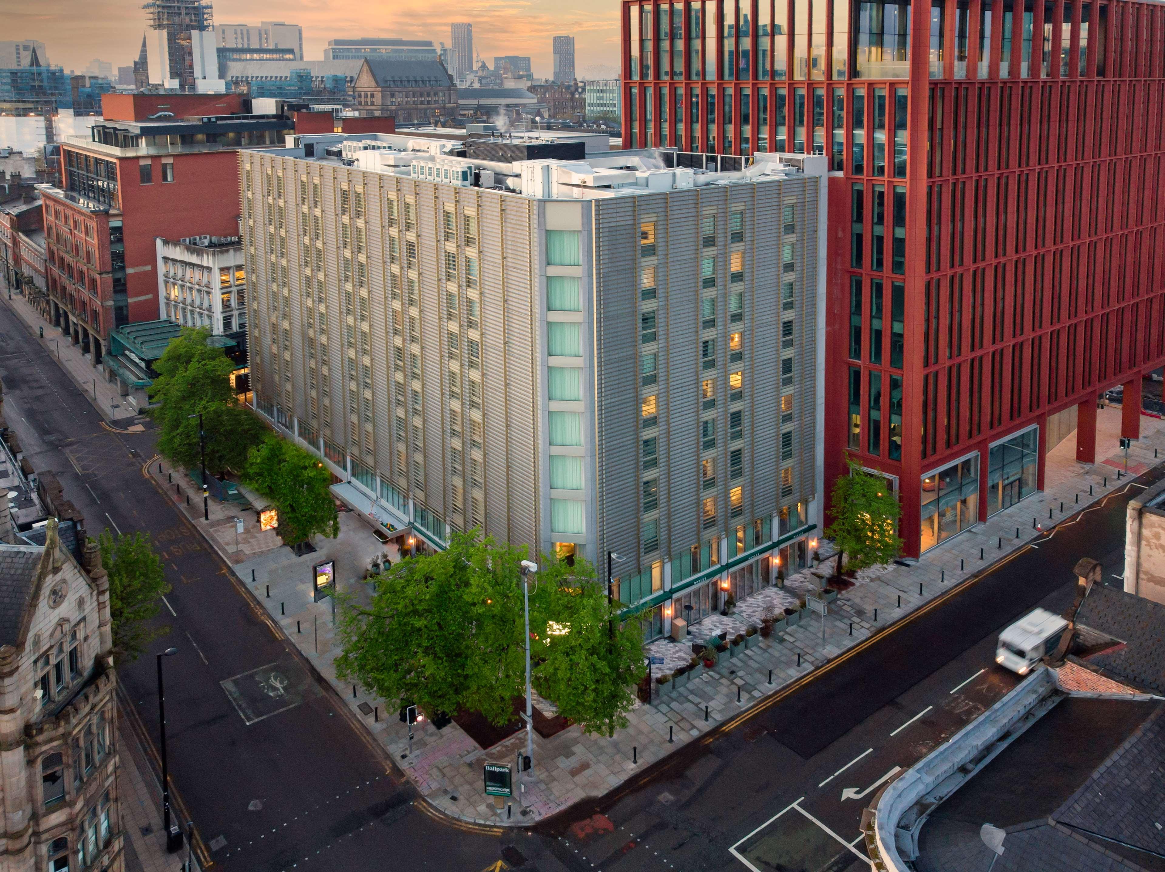 Yotel Manchester Deansgate Exterior photo The Manchester Marriott
