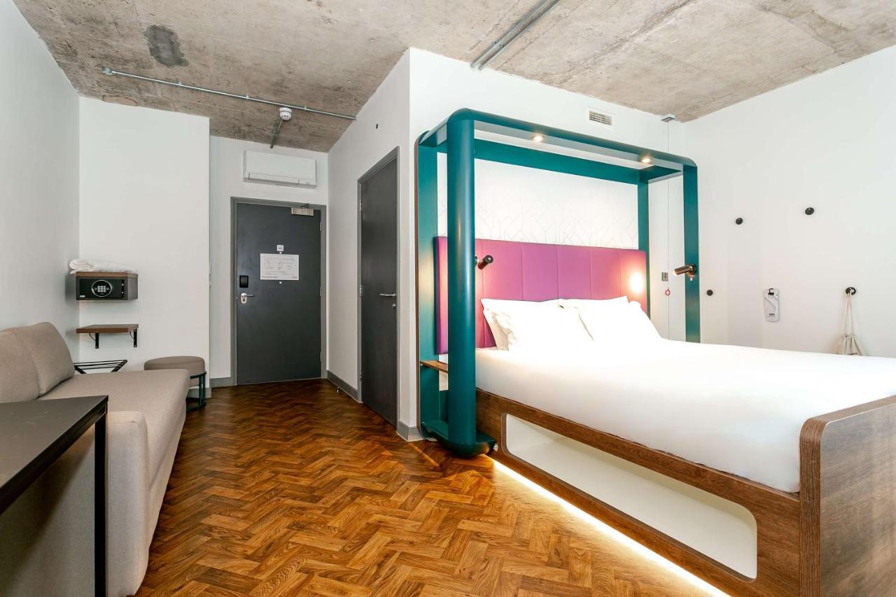 Yotel Manchester Deansgate Exterior photo Room at the new W6 hotel