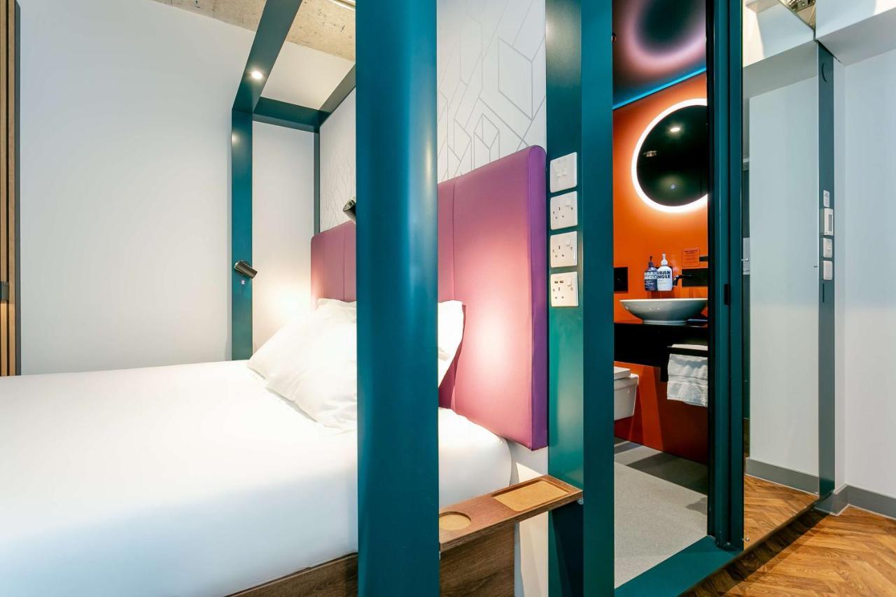 Yotel Manchester Deansgate Exterior photo The interior of a room at the new W6 hotel